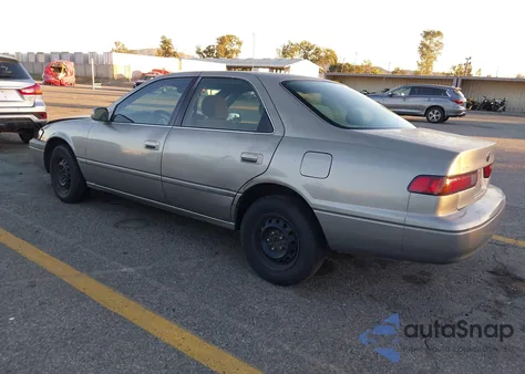 1997 Toyota Camry Le from USA, damaged, VIN JT2BG22K6V0025368